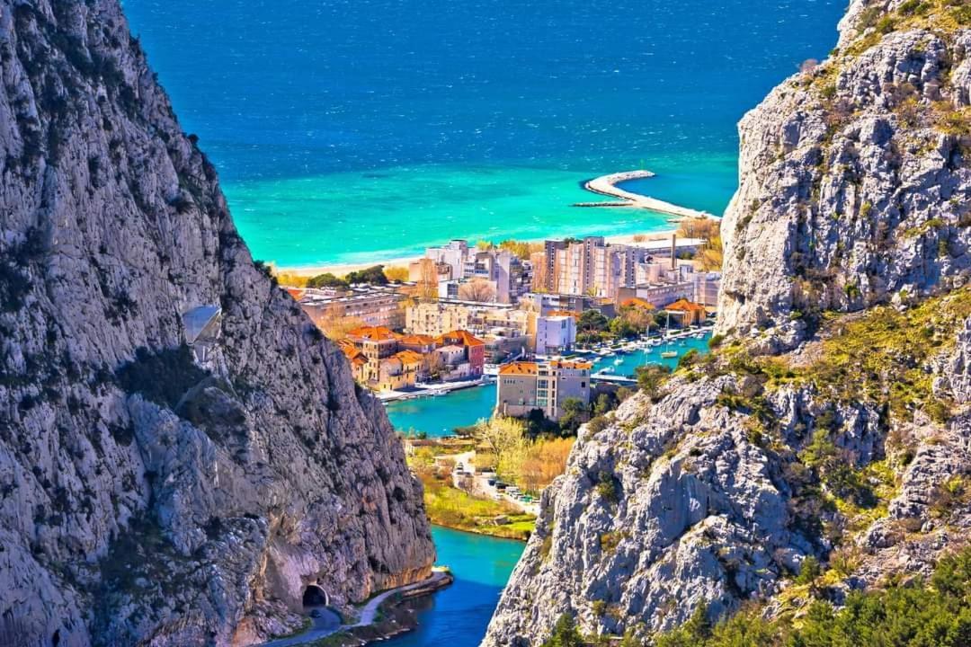 Amazing Sea View Apartment Omis Bagian luar foto