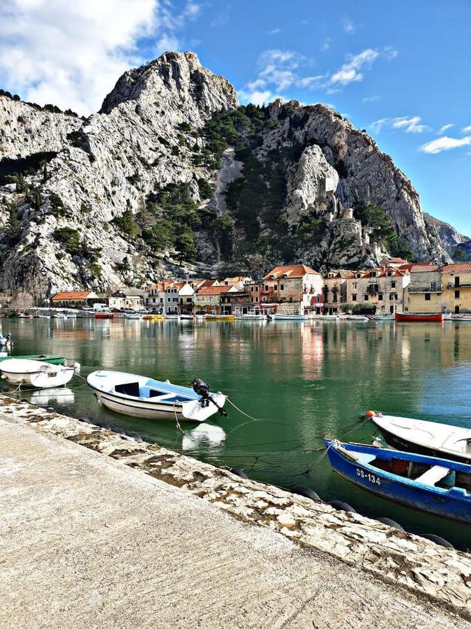 Amazing Sea View Apartment Omis Bagian luar foto
